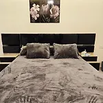Dhb Stays Stylish 1Br In Central Cairo 63B